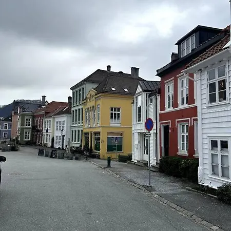 Cozy In Popular Street *