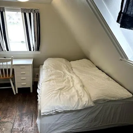 Cozy In Popular Street * Bergen